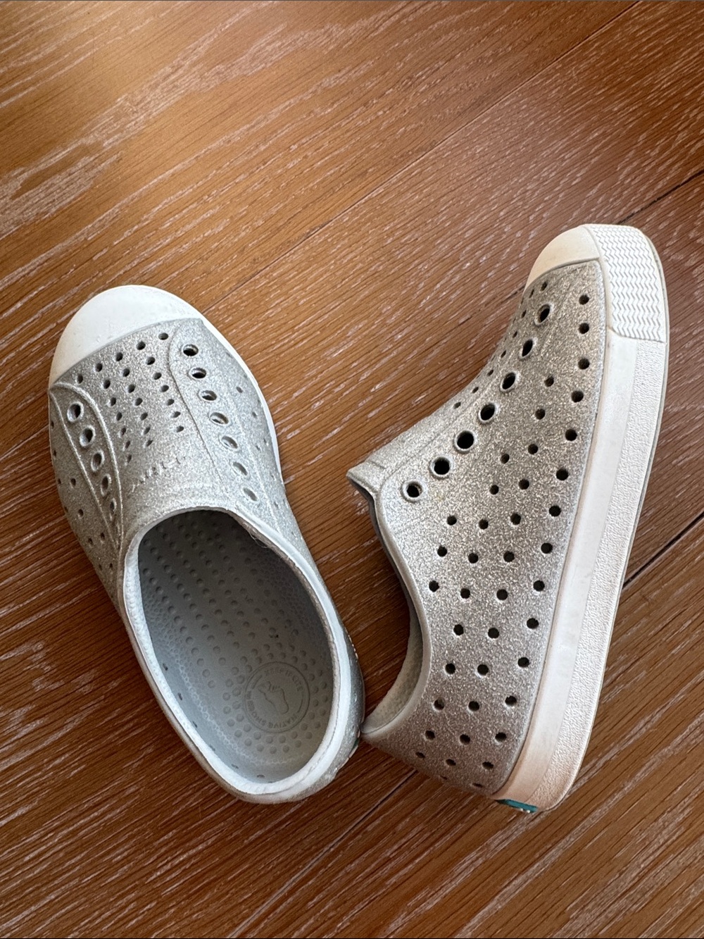 Native Kids Silver Glitter Slip-On Sneakers